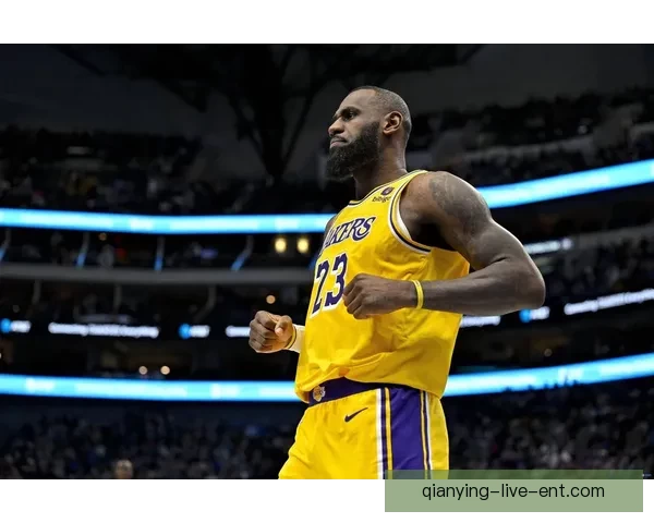 詹姆斯谈追平帕里什纪录回应质疑称湖人更好言论博眼球